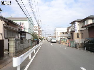 東側私道を経た7.5m公道の様子