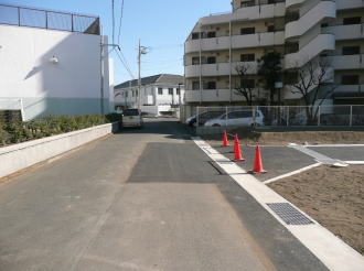 約5.8m前面道路の様子 約5.8m前面道路の様子